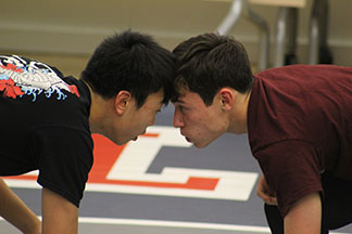 Michael Liu ’17 and Sam Dragone ’20 spar at practice. Both Liu and Dragone look to earn a spot at the North
Coast Section Championship by performing well on Friday at the Bay Area Conference Championship.