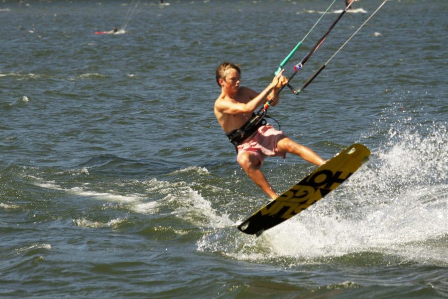 Sebastian+Green+kitesurfs+on+the+Columbia+River+at+the+2019+annual+Kiteboard+for+Cancer+event+at+Hood+River%2C+Oregon.+Green+placed+first+in+his+division+and+is+now+looking+for+sponsorships+as+he+takes+kitesurfing+to+a+more+competitive+level.